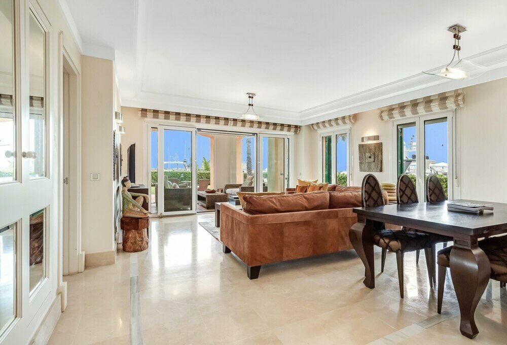 YOLO Spaces – Sotogrande Marina  Boutique Apartment