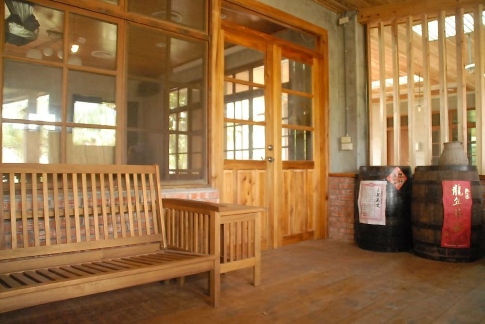 Jiji Village Villa B&B
