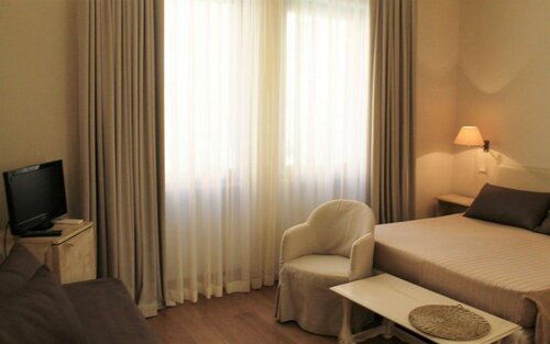 Hotel Touring, Забронировать Отель Отели в центре Ливорно с завтраком, отели в центре Ливорно с завтраком
