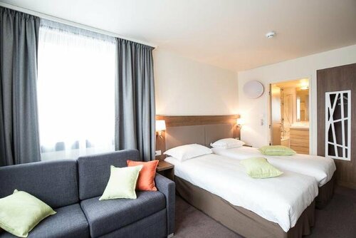 Campanile PRIME - Metz Centre Gare, Rezervovat Hotel Lotrinsko hotely s bazénem, Bazén