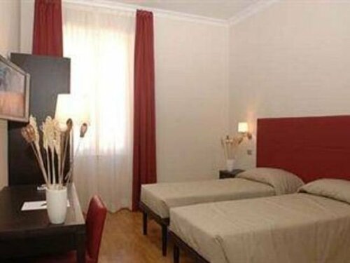 Target Inn Rooms, Забронировать Отель Отели Рима с парковкой, рядом с Вилла Боргезе, Парковка