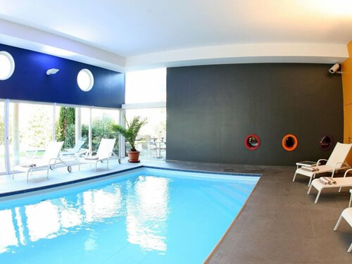 Logis Relais de Vincey, Book Hotel Hoteller i Vincey med pool, Swimmingpool