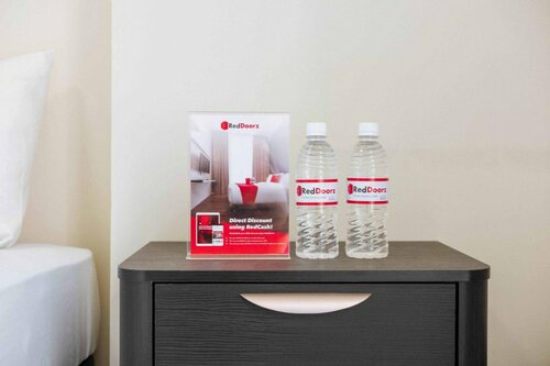 Urbanview Hotel Griya Surya Malang by RedDoorz, Đặt Khách sạn Khách sạn 3 sao tại Malang, gần Malang Library, 3*