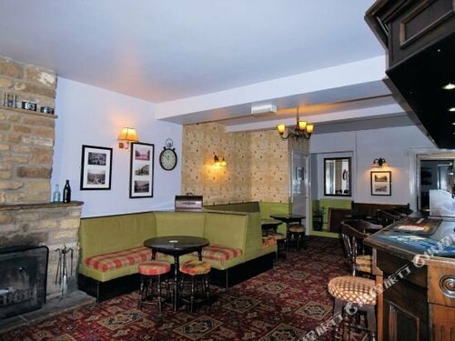 The Black Bull Hotel, Забронировать Отель Отели Киркби-Стивен с парковкой, рядом с Музей железнодорожной компании Stainmore Ltd., Парковка