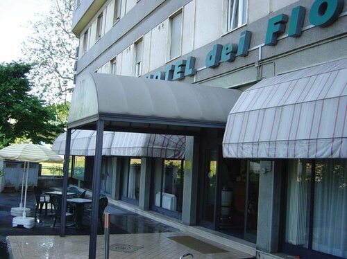 Hotel Dei Fiori, Забронировать Отель Отели Милана с парковкой, рядом с Аббьятеграссо, Парковка