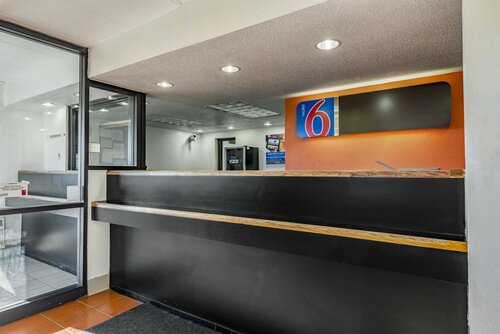 Motel 6 Cincinnati, Oh - Central - Norwood, Забронировать Мотель Цинциннати штат Огайо, рядом с Madison Bowl