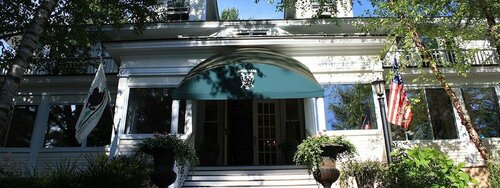 Interlaken Inn and Restaurant, Забронировать Гостевой дом Лейк-Плэсид Whiteface Mountain