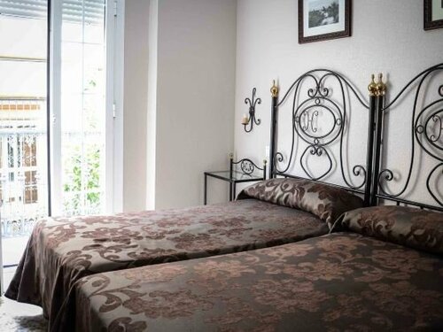 Hostal Roma, Забронировать Хостел Недорогие отели Севильи, рядом с Королевский музей Маэстранса, недорого