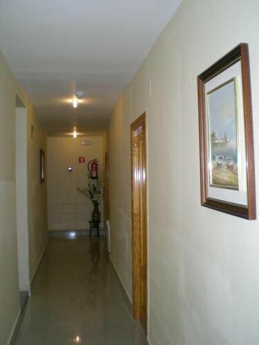 Hostal Moncloa, Забронировать Хостел Шамбери Мадрид, рядом с Театр San Pol