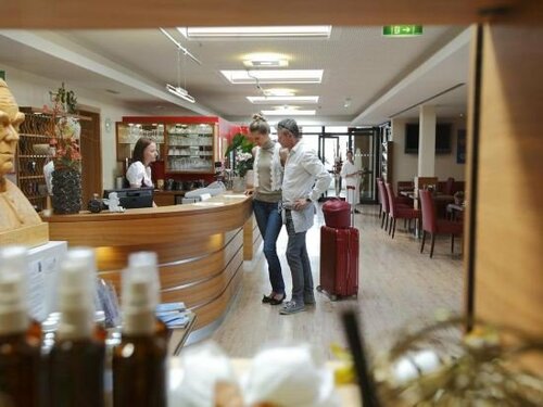 1. Zentrum für Traditionelle Europäische Medizin, Забронировать Отель Санкт-Фалентин Mostviertel