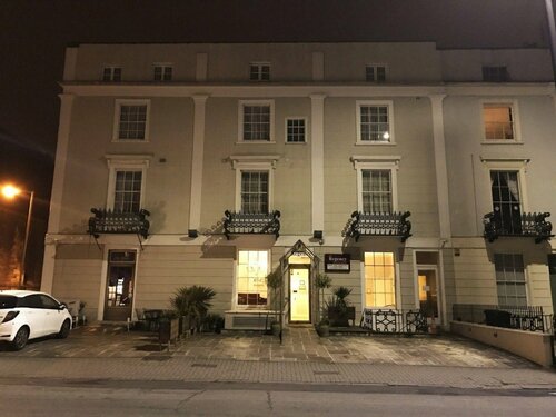 Oyo Flagship The Regency, Забронировать Отель Отели Бристоля с парковкой, рядом с Emmaus House, Парковка