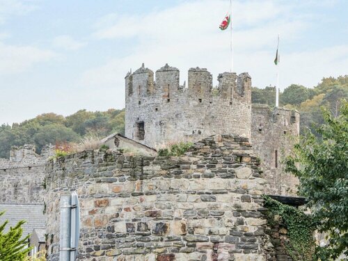 Ty Potiwr, Забронировать Дом для отпуска Отели Конуи с парковкой, рядом с Conwy Quay, Парковка