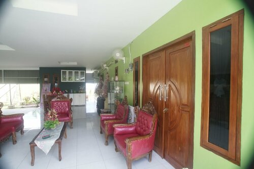 Rumah Kost MAPLE Winangun, Rezervați Pensiune Hoteluri în Sulawesi cu parcare, Parcare