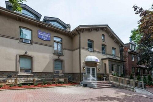 Pembroke Inn, Забронировать Отель Торонто Greater Toronto Area, рядом с Rogers Communications