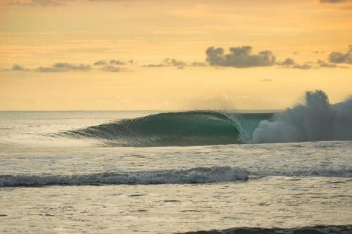 Sumatra Surf Resort, Забронировать Курортный отель Biha Суматра