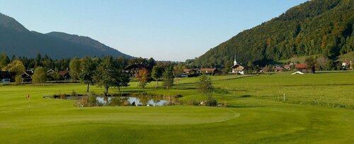 BERGSUCHT-Ruhpolding, Traumlage am sonnigen Südhang, kostenlose Parkplätze, schnelles WLAN, ruhige Sackgasse, NETFLIX inklusive, Забронировать Апартаменты/квартира Отели Баварии с парковкой, Парковка