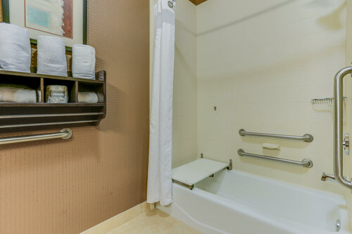 Holiday Inn Express Hotel & Suites Huntsville, Rezervați Hotel Hoteluri în Huntsville cu piscină, Piscină