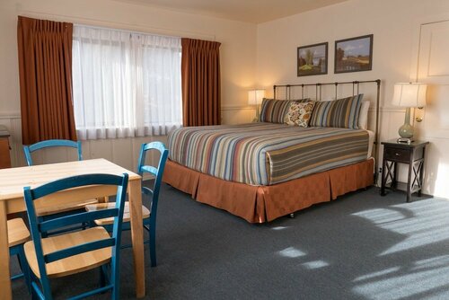 June Lake Villager, Book Mini-hotel June Lake Mammoth