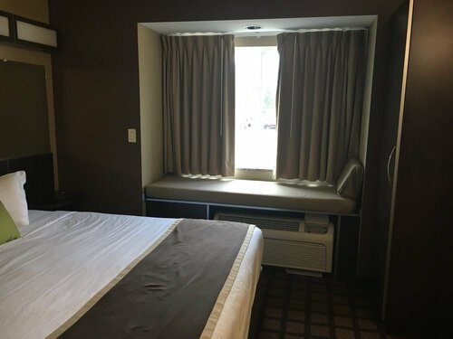 Microtel Inn & Suites by Wyndham Michigan City, Varaa Hotelli Hotellit Indiana aamiaisella, Aamiainen