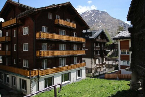 Hotel Les Amis, Забронировать Отель Отели Saastal с бассейном, Бассейн