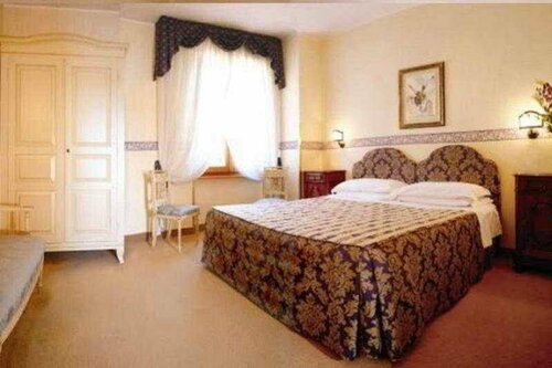 Hotel Duomo, Забронировать Отель Отели Ломбардии с парковкой, Парковка