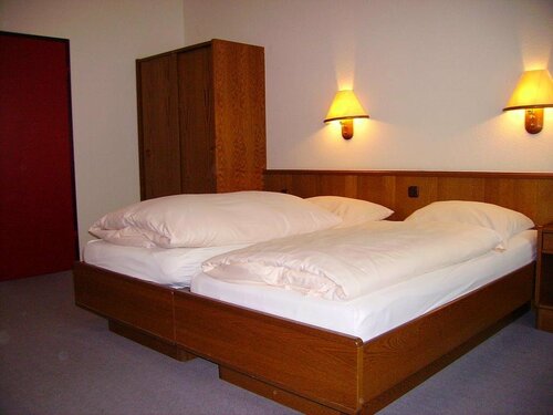 Hotel an der Hauptallee, Забронировать Отель Бад-Пирмонт Teutoburg Forest