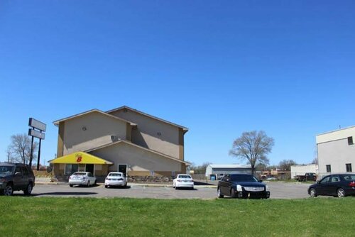 Super 8 Motel - Wyoming, Book Motel Hoteller i Michigan med parkering, Parkering