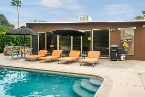 Butterfly Alexander home in Palm Springs Pool and Hot Tub by RedAwning, Забронировать Отель Отели Coachella Valley 3 звезды, 3*