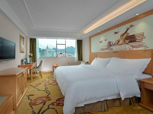 Vienna Classic Hotel Lianzhou Tower, Buchen Sie Hotel Hotels in Guangdong mit Parkplatz, Parkplätze