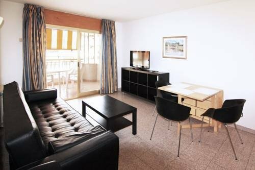Apartamentos Indasol, Забронировать Апартаменты/квартира Салоу Tarragonès, рядом с Концертный зал городского театра