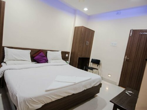 Hotel Swarat, Varaa Hotelli Satna Madhya Pradesh