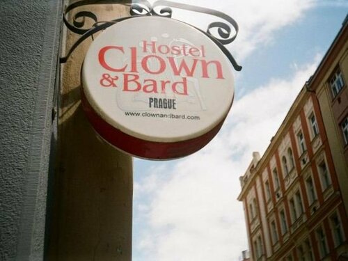Clown and Bard Hostel, Reservar Albergue Albergues em Praga, perto de Palác Akropolis, Albergue
