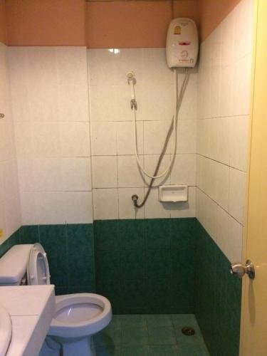 Oyo 348 Saithong Place