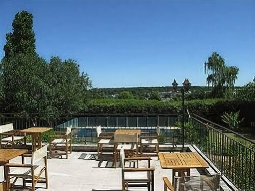 Hotel La Longue Vue, Забронировать Отель Женн Maine-et-Loire
