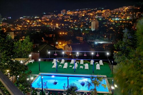Crimskaya Nitstsa Guest House, Prenota Affittacamere Yalta 