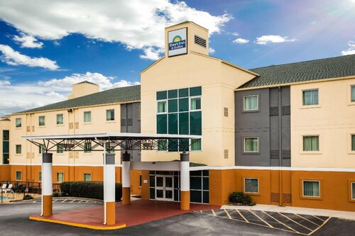Days Inn & Suites by Wyndham Augusta Near Fort Eisenhower, Prenota Locanda Grovetown 