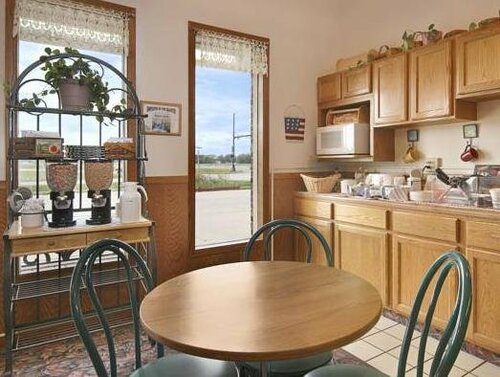 Super 8 by Wyndham Mt Pleasant, Забронировать Отель Маунт-Плезант Айова