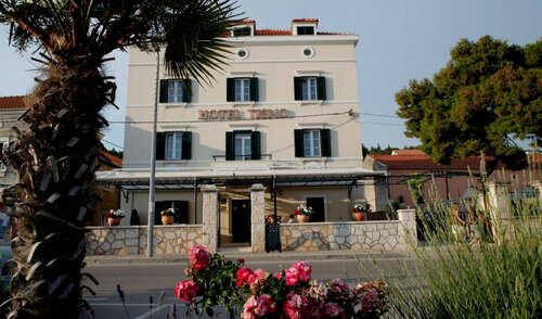 Heritage Hotel Tisno, Забронировать Отель Отели в центре Тисно, в центре