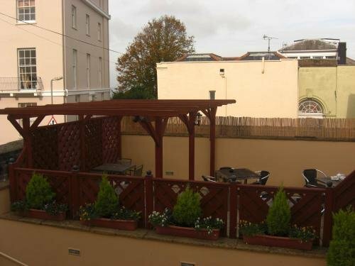 Yelf's Hotel