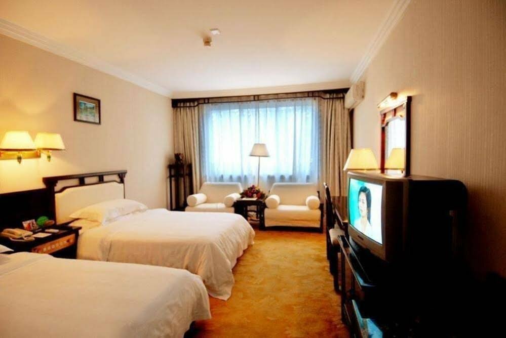 YangShuo New Century Hotel