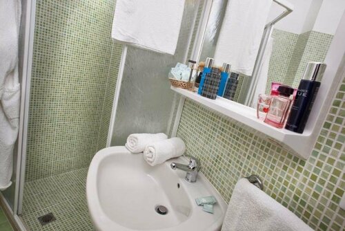 Family Hotel Marina Beach, Забронировать Отель Отели Равенны с парковкой, Парковка