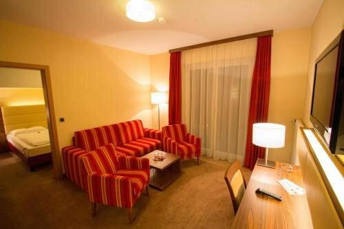 Hotel 4Jahreszeiten, Забронировать Отель Бад-Миттерндорф Ausseerland