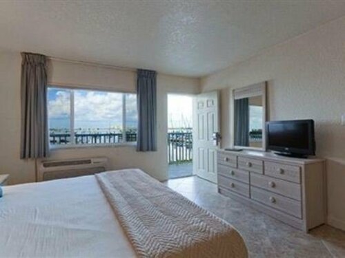 Legacy Harbour Hotel & Suites, Забронировать Отель Отели Fort Myers Area с бассейном, Бассейн