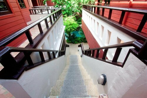 Jang Resort, Забронировать Курортный отель Отели Патонг-Бич с бассейном, рядом с OTOP Market, Бассейн