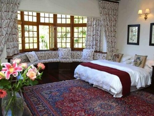 Floreal House, Забронировать Гостевой дом Ораньезихт Кейптаун, рядом с Mediclinic Cape Town