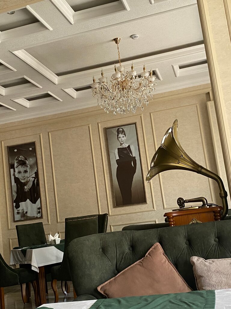 Arhan Palace