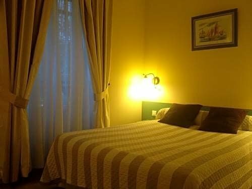 Hotel Des 3 Marches- Logis Hotel Restaurant, Book Hotel 3-stjernede hoteller i Upper Normandy, 3*