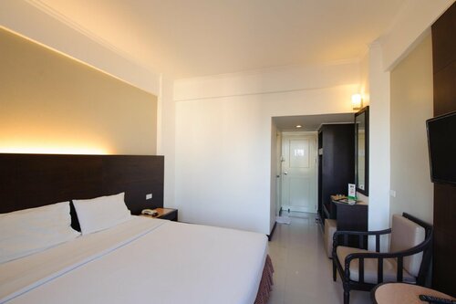 New Cathay Hotel (SHA Extra Plus), Забронировать Отель Отели Бетонг с парковкой, Парковка
