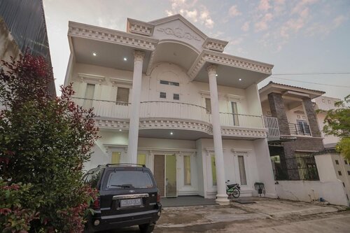 to RedDoorz near Opi Mall Palembang 2, Book Hotel Hoteller i Palembang med parkering, Parkering