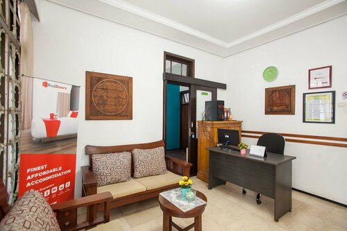 RedDoorz near Sanan Malang, Buchen Sie Pension Blimbing Jawa Timur